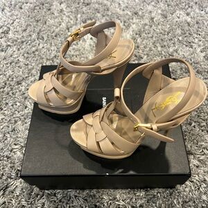 YSL TRIBUTE PLATFORM SANDALS IN SMOOTH LEATHER - Sz 36
